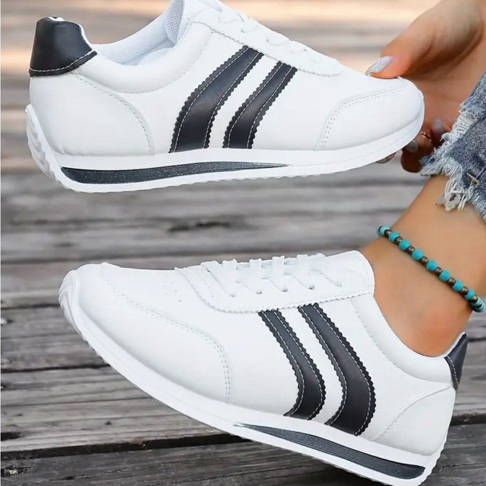 Women’s Stylish White and Black Sneakers size 8
